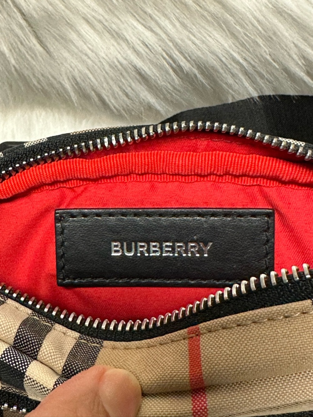Burberry Classic Nova Check Tan and Black Belt Bag - Picture 13 of 17